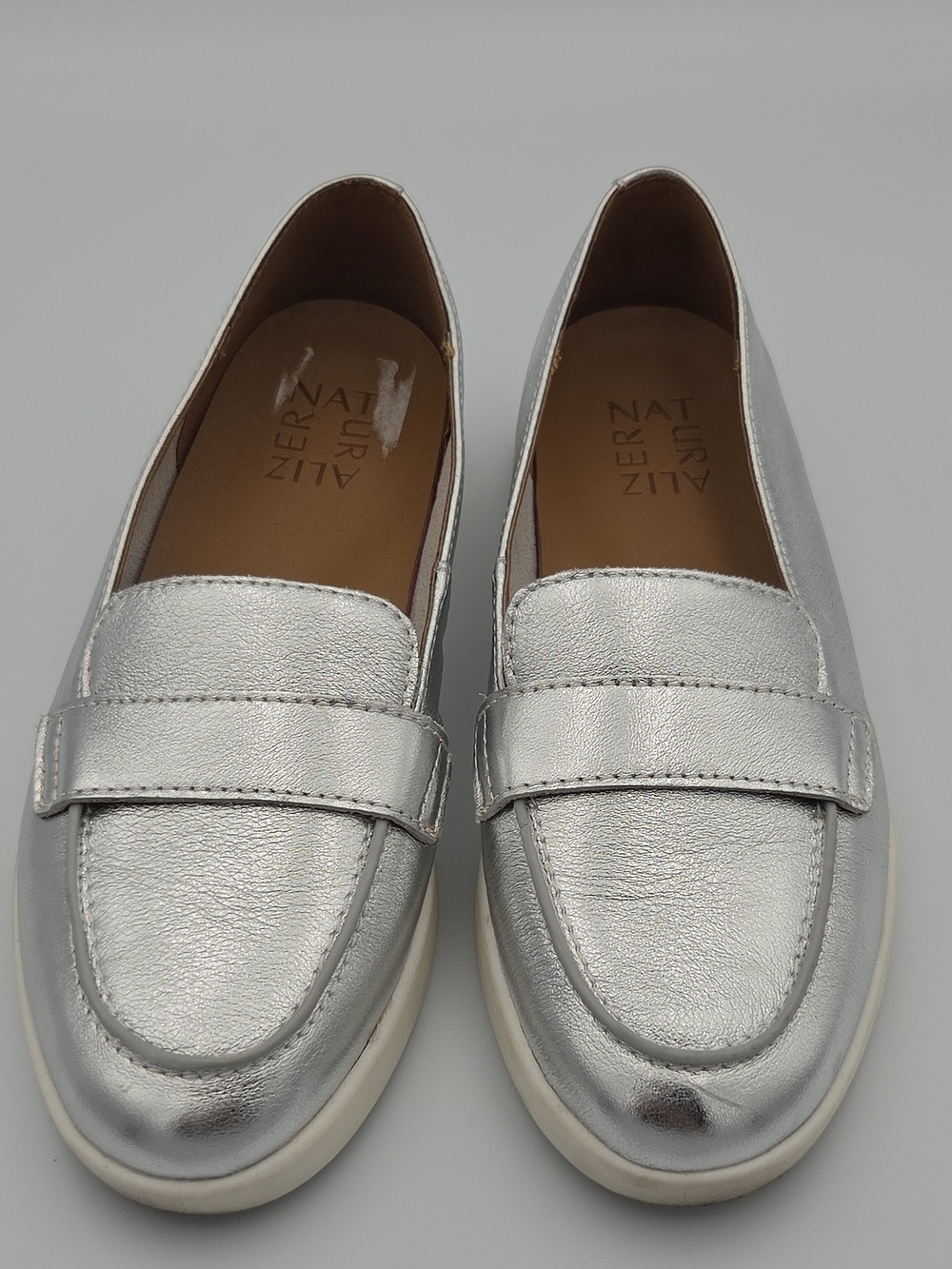 Naturalizer Silver Leather Penny Loafers for Women Size 6M